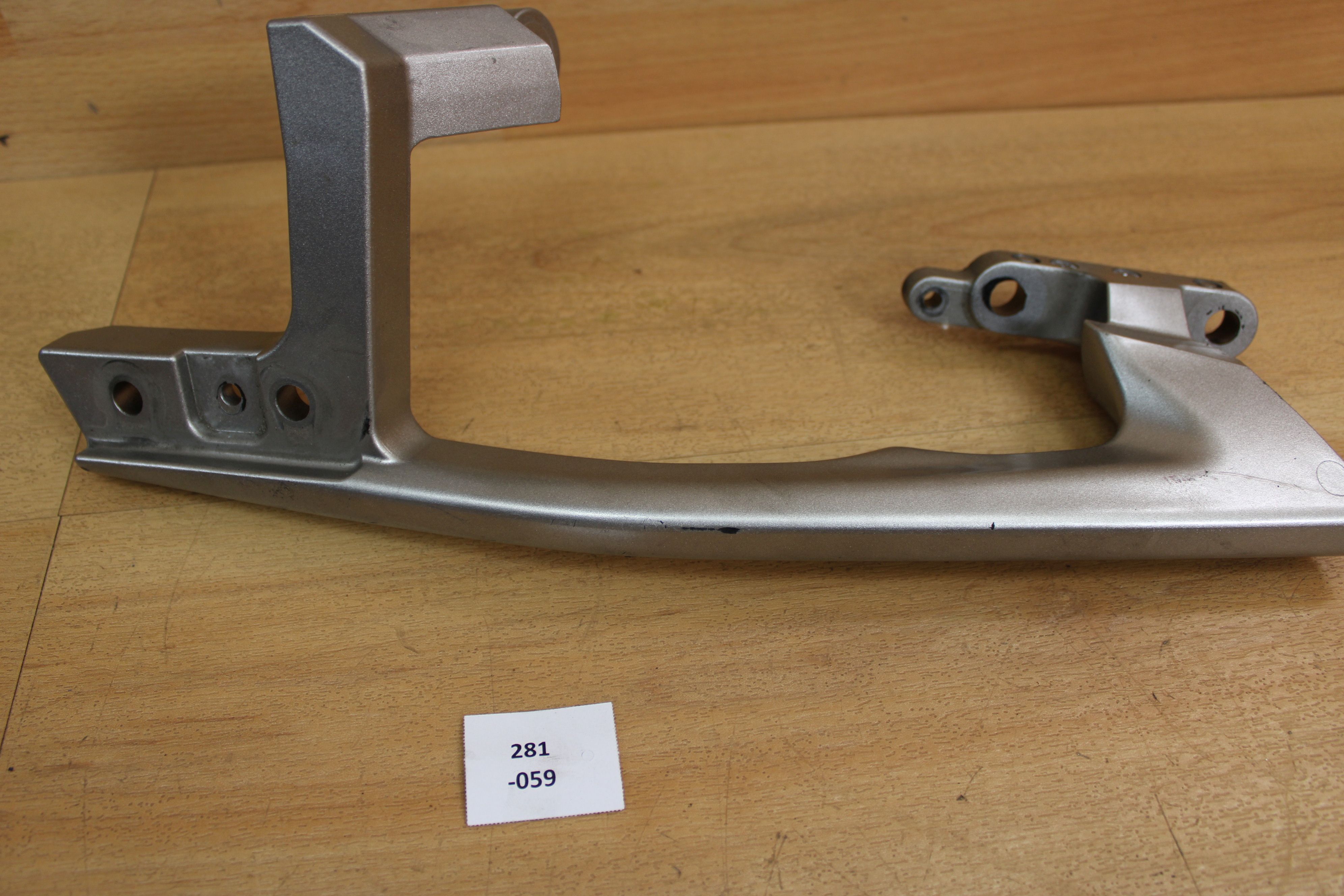 Kawasaki GTR1400 ZGT40A 07-09 46075-0067 Soziusgriff rechts groß