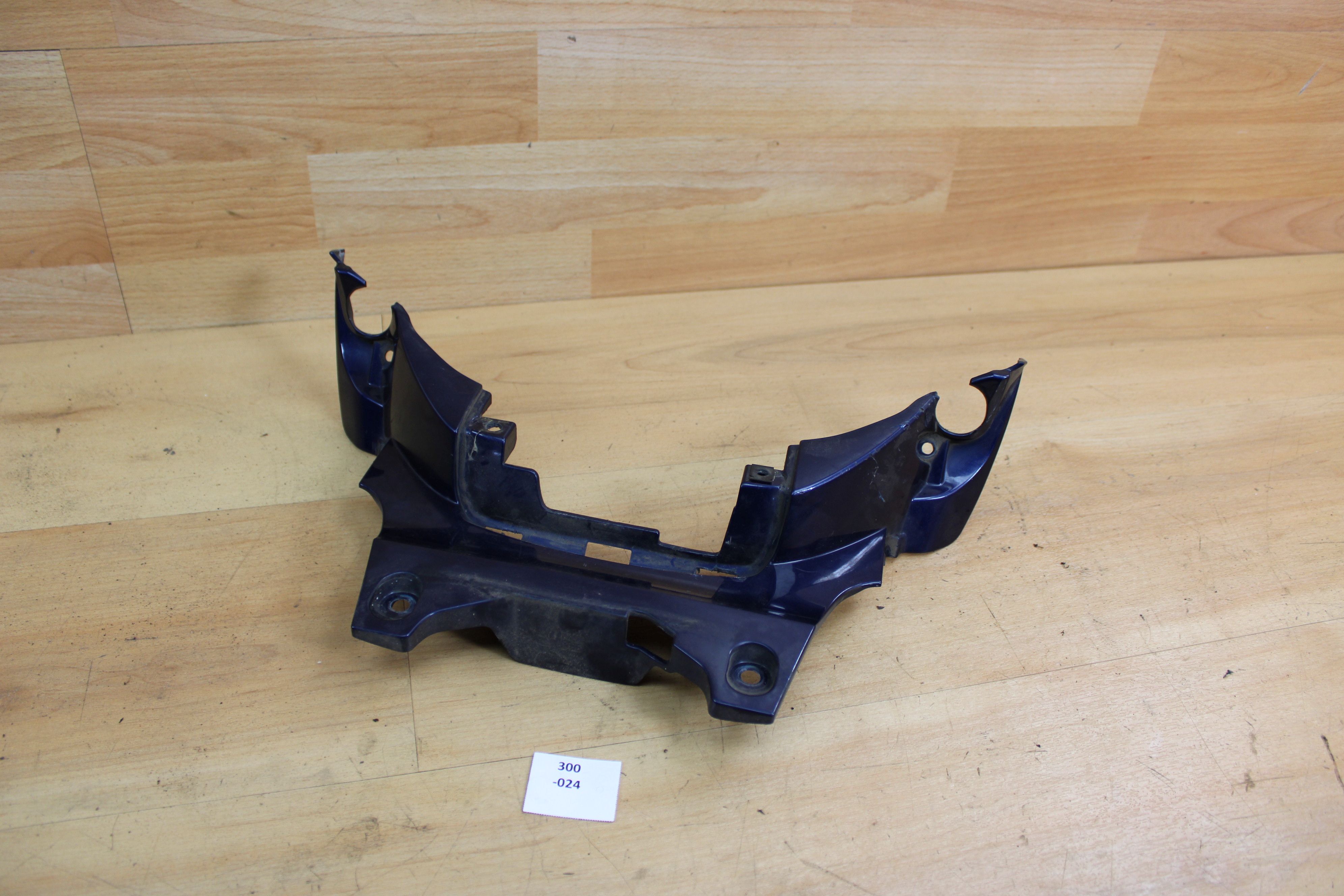 Suzuki AN400 Burgman WVAU 01-02 46215-14FA0 Verkleidungsteil 300