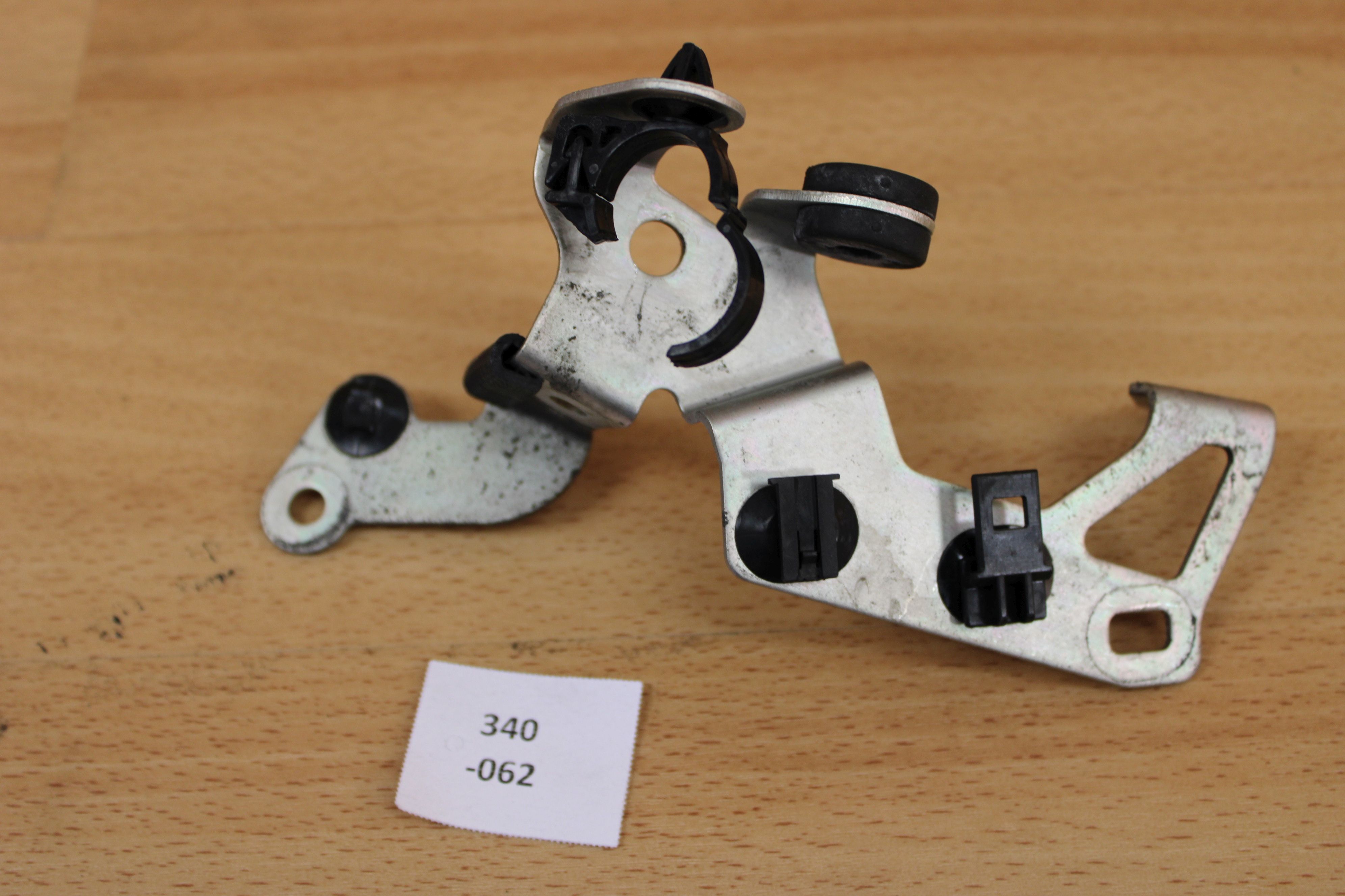 Honda NC700 XD NC700XD DCT RC63 12-14 50238-MJL-D30 Halter klein