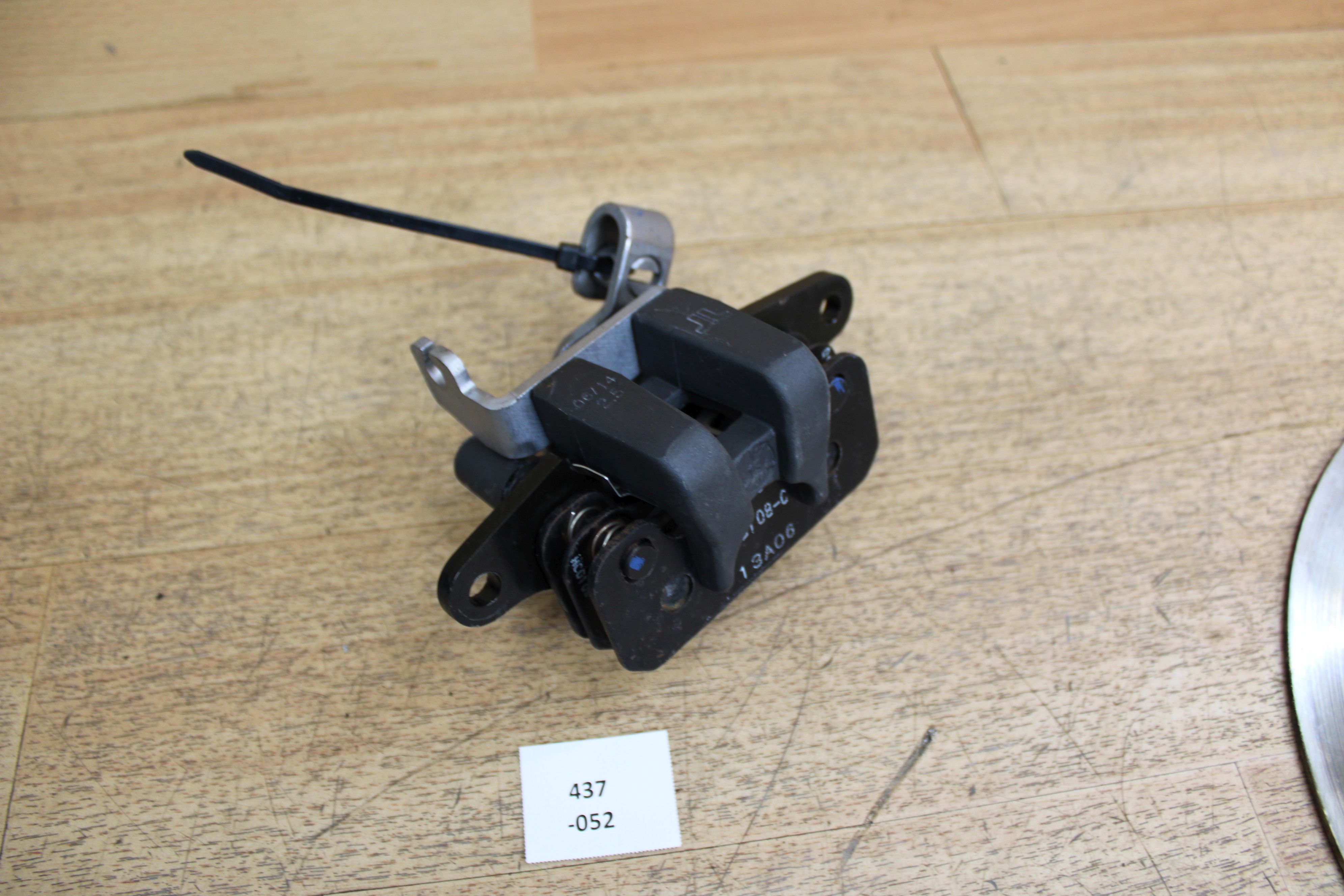 Peugeot Metropolis 400 X1 13-16 Bremssattel Neigung 437-052 | eBay.de