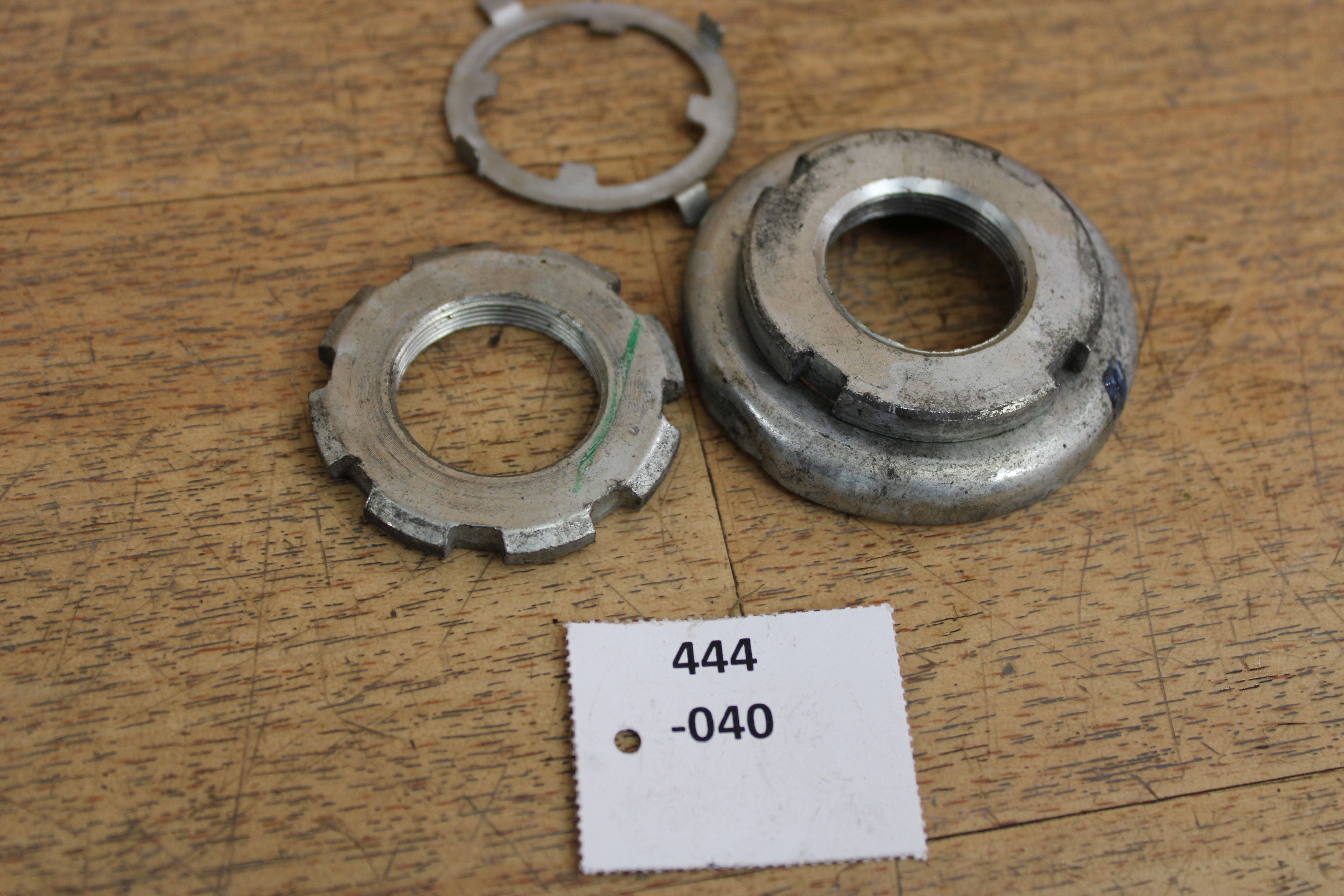 Honda CB500X PC46 13-16 53220-KYJ-900 Mutter Gabelbrücke unten 444