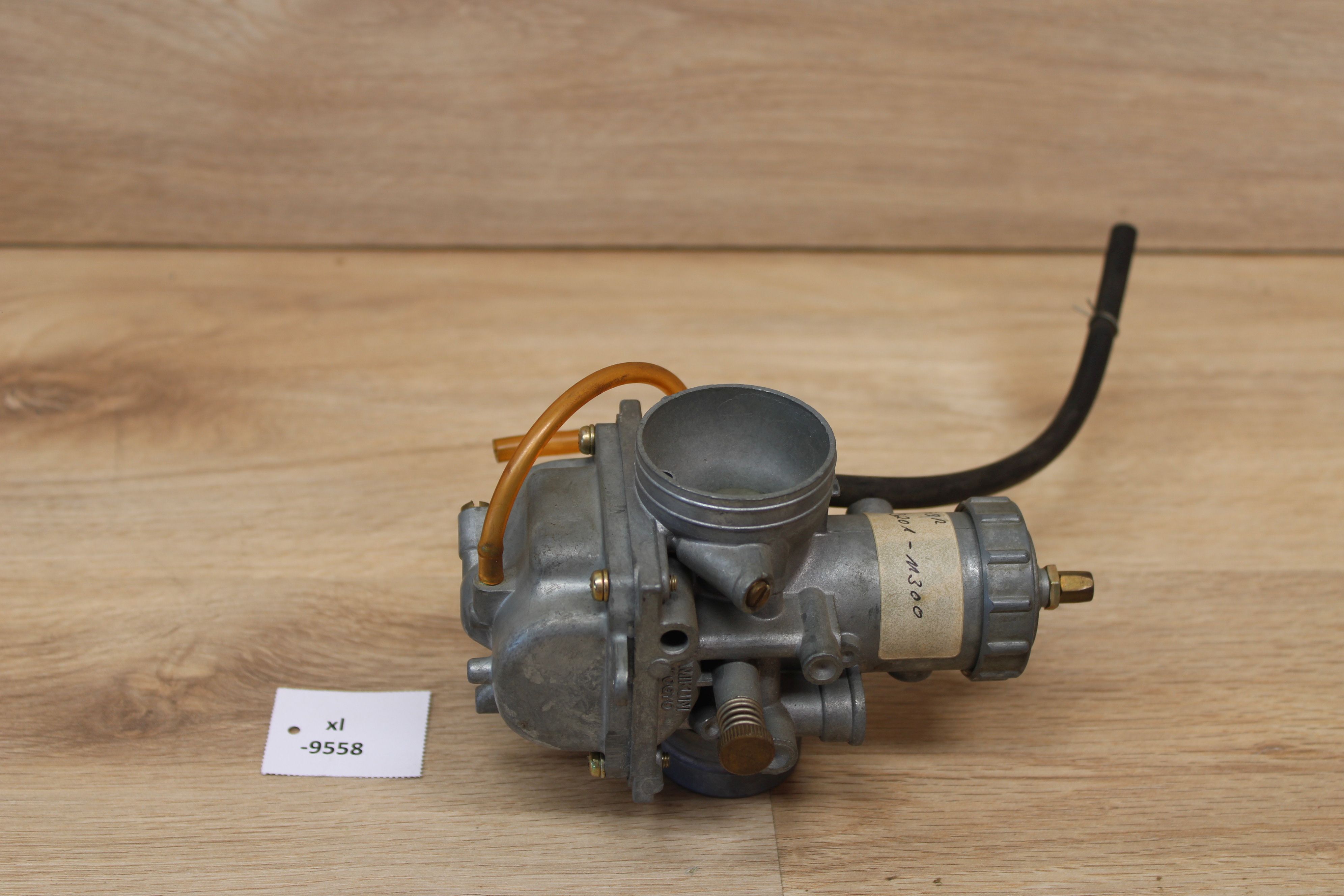 Suzuki GT250 Carburetor Assy, Lh 13202-11300 xl9558 | eBay