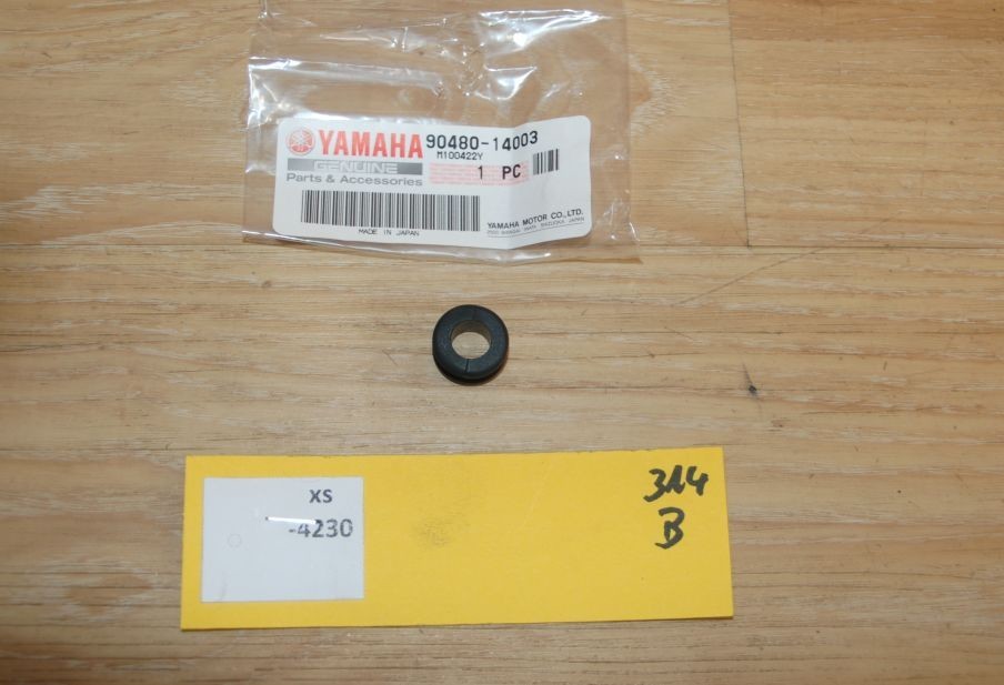 Yamaha YZF-R1/R6 90480-14003-00 GROMMET Original Genuine NEU NOS